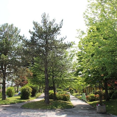 B&B Villa dei Cigni Reali Carpi Esterno foto